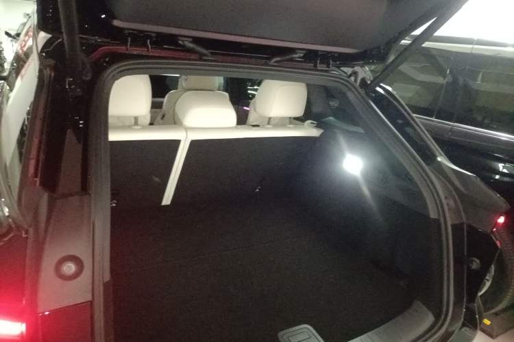 Used Li Auto i6 2025 Model Two-Wheel-Drive Standard Type
