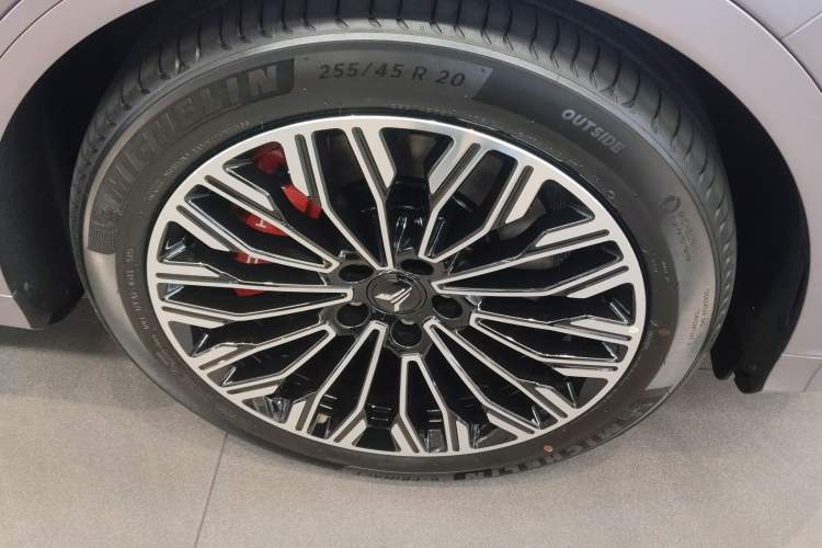 Used VOYAH FREE 2025 Model FREE+ Four-Wheel-Drive Qiankun Edition