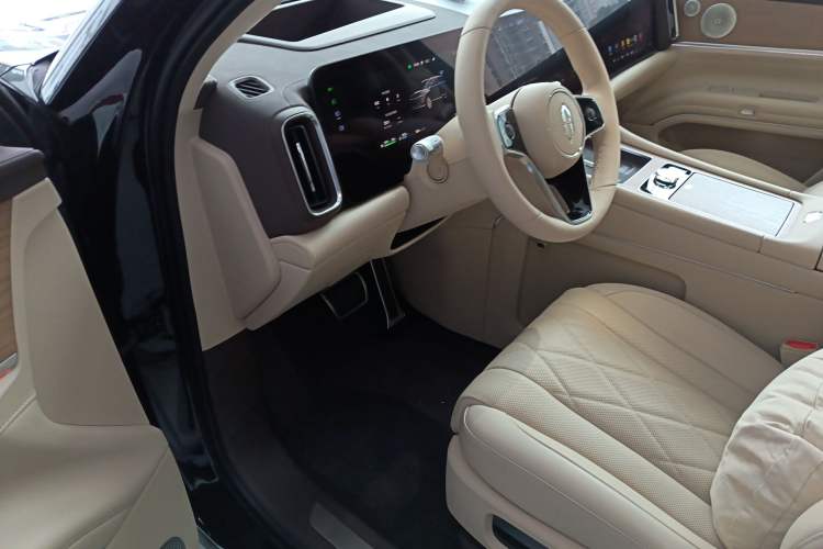 Used Hima AITO M9 2024 Range-Extended Ultra Version 42 kWh 6-Seater Model Driver Seat