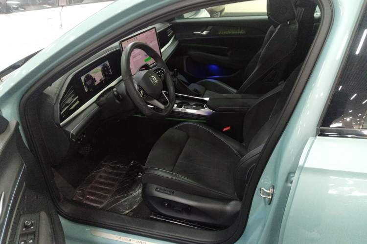 Used Volkswagen Passat 2025 Pro 380TSI Starry Dragon Luxury Edition
