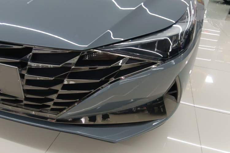 Used Hyundai Elantra 2022 1.5L CVT LUX Prestige Edition
