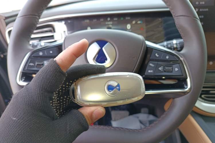 Used Denza D9 2024 DM-i 980 Four-Wheel Drive Prestige Model