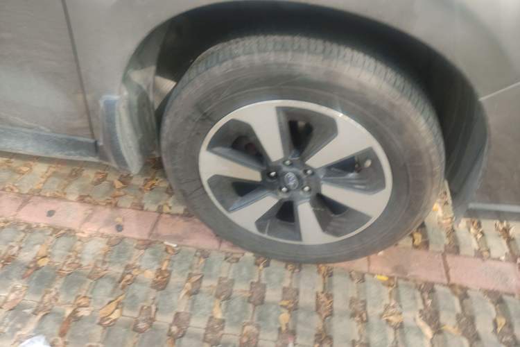 Used Subaru Forester 2016 2.5i Luxury Navigation Edition Right Front Wheel Hub