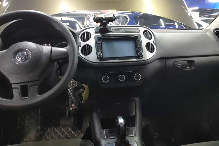 Used Volkswagen Tiguan L 2016 300TSI Automatic Two-Wheel Drive Trend Edition