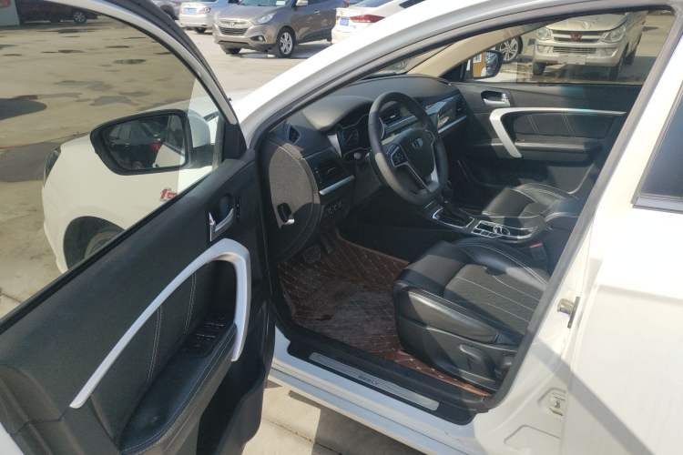 Used Geely Auto Emgrand 2017 Sedan Million Edition 1.5L CVT Upward Connectivity Version