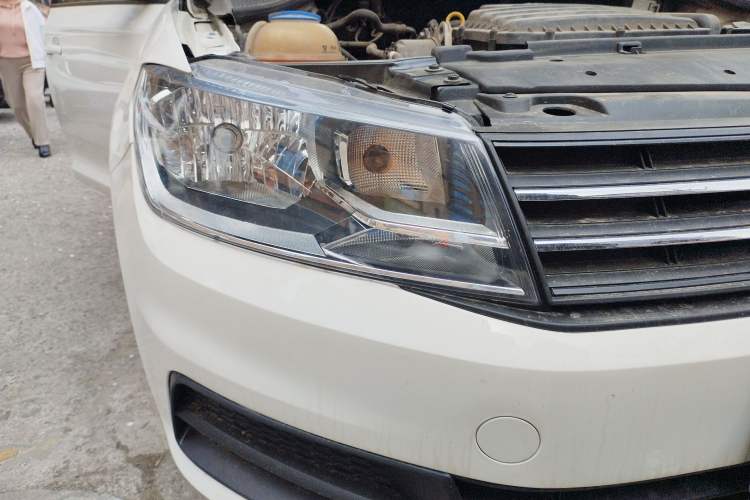 Used Volkswagen Santana 2019 1.5L Manual Fashion Edition China VI Standard Right Front Headlight