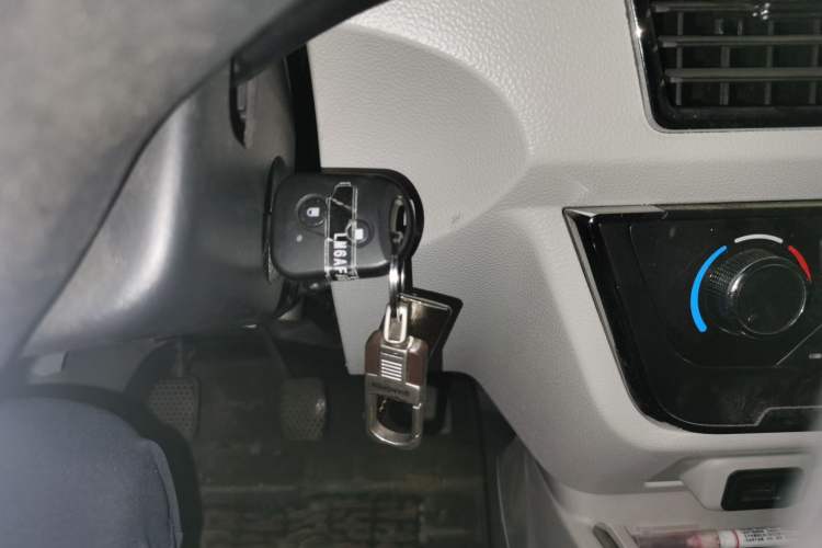 Used Jinbei New Hiace S 2023 1.5L Wealth Edition Van 2/5-Seater Air-Conditioned Model SWC15M
