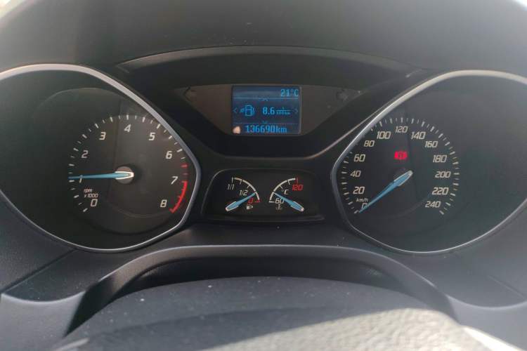 Used Ford Focus 2012 Hatchback 1.6L Manual Fashion Edition
