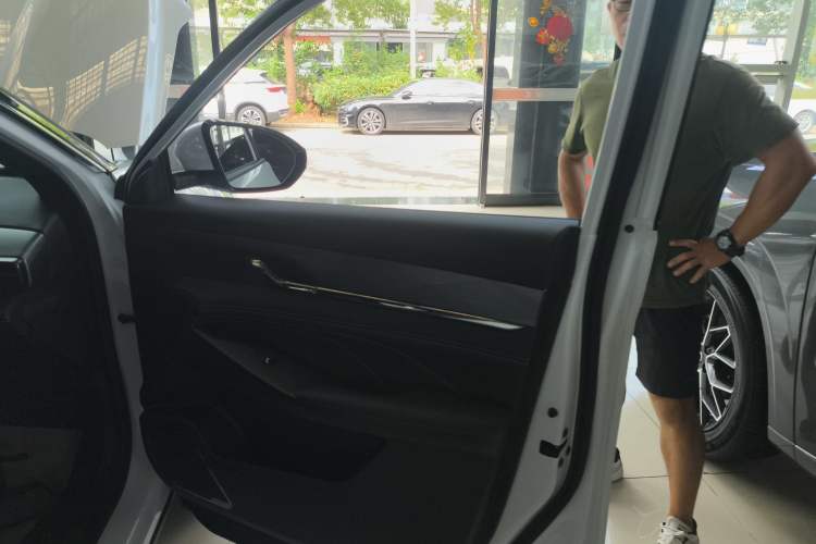 Used Dongfeng Aeolus L7 New Energy 2025 205 Ultra-Long Range Deluxe Edition
