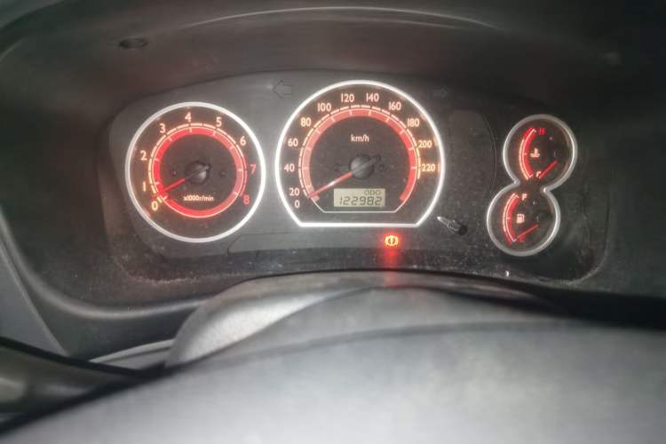 Used Soueast V3 Lingyue 2011 1.5L Manual Happiness Edition Odometer Close Up