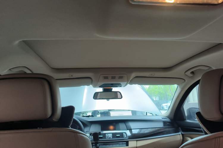 Used BMW 5 Series 2013 525Li Leading Model