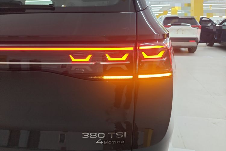 Used Volkswagen Tavendor 2026 Model 380TSI Four-Wheel Drive R-Line Cruise Zhongxiang Edition