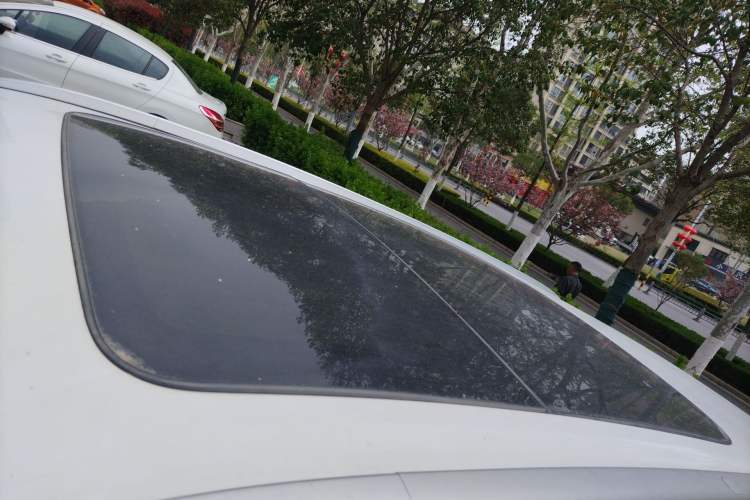 Used Geely Auto Emgrand X7 Sport 2020 1.8TD Manual Two-Wheel Drive Zhiya Model Roof