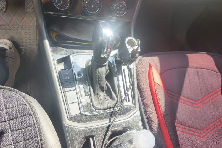 Used Volkswagen Lavida 2018 1.5L Automatic Comfort Edition China V Standard Gear Lever