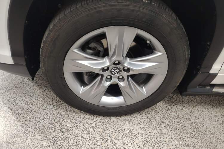 Used Toyota Highlander 2018 2.0T Four-Wheel Drive Luxury Version 7 Seats China VI Standard