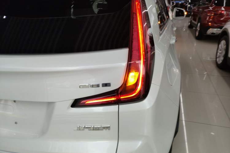 Used Cadillac XT4 2018 28T Two-Wheel Drive Leading Version Right Rear Taillight