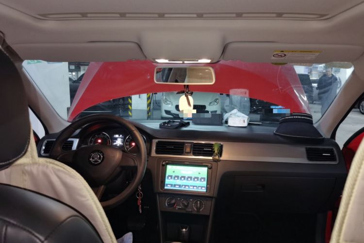 Used Skoda Rapid Spaceback 2016 Revised 1.6L Automatic Chuanxing Version Headliner