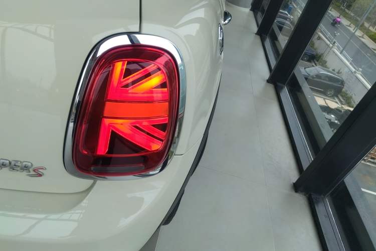 Used MINI 2019 2.0T COOPER S Artist Five-Door Edition Exterior 3