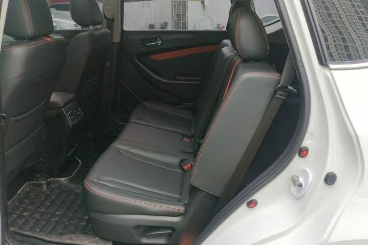Used Dongfeng Fengon 580 2021 ☆ Star Edition 1.5T Automatic Luxury Version Left Rear Seat