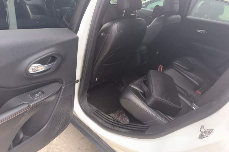 Used Jeep Cherokee 2016 2.4L 75th Anniversary Edition
