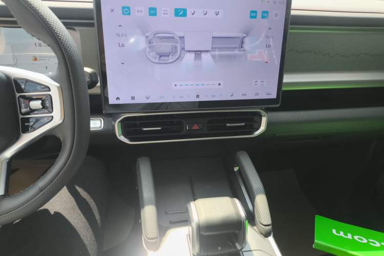 Used JETOUR Traveler 2023 1.5T Two-Wheel Drive Discovery PRO Audio And AC Panel