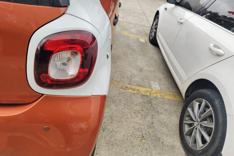 Used smart forfour 2016 1.0L 52 kW Dynamic Edition