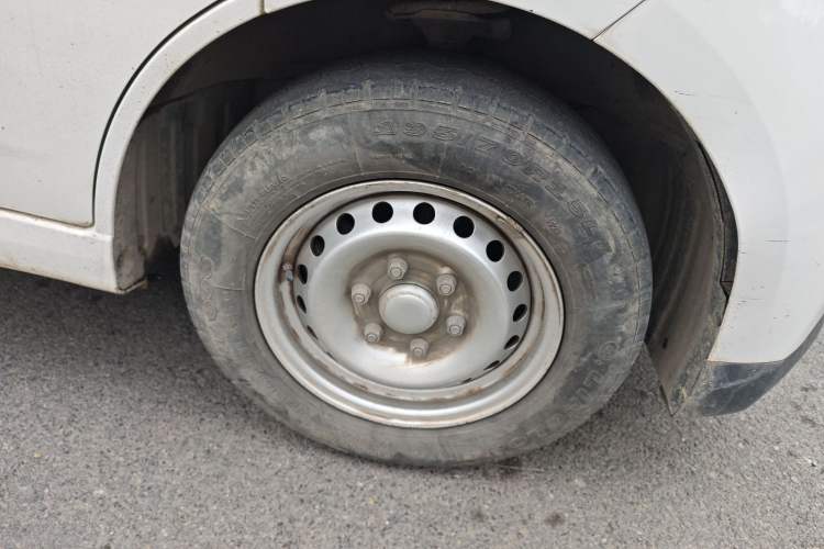 Used Wuling Yangguang 2024 300km Range Practical Window-Sealed Version 60kW
