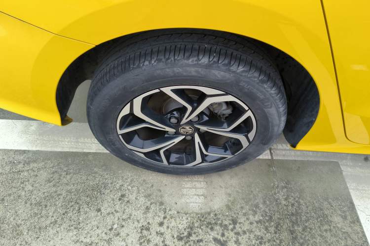 Used MG 5 2021 180 DVVT CVT Youth Luxury Edition
