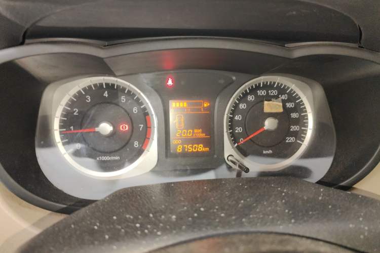 Used Venucia R50 2013 1.6L Manual Fashion Edition