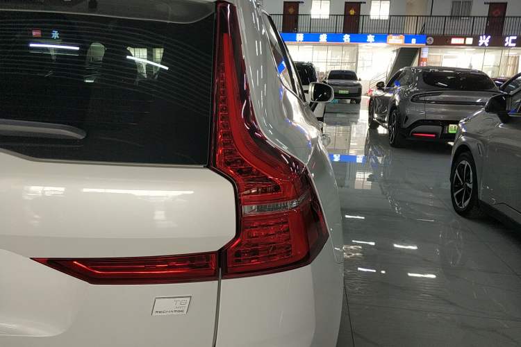 Used Volvo XC60 New Energy 2024 T8 Plug-in Hybrid Long-Range All-Wheel Drive Smart Luxury Edition
