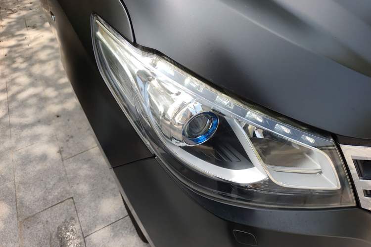 Used SAIC MAXUS G10 2018 PLUS 2.0T Automatic Luxury Executive Edition Right Front Headlight