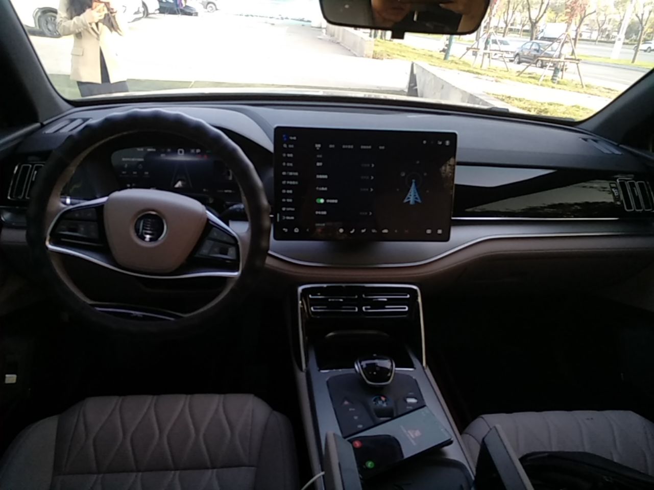 BYD Tang New Energy 2025 DM-i 115KM Prestige Model - Executive — снимка 12