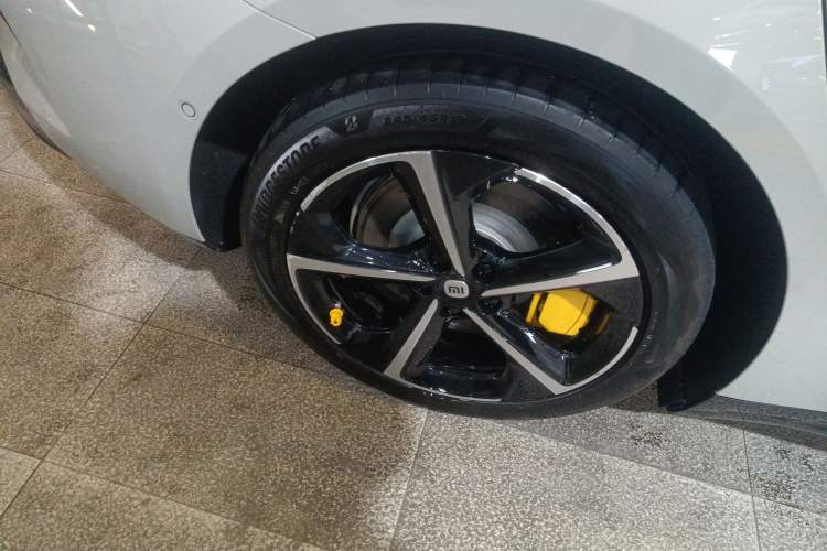 Used Xiaomi Auto SU7 2024 Four-Wheel Drive Ultra-Long Range Advanced Intelligent Driving Max Edition
