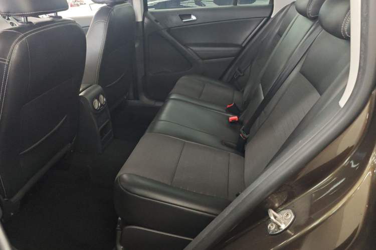 Used Volkswagen Tiguan L 2016 280TSI Automatic Two-Wheel-Drive Silk Road Style Edition
