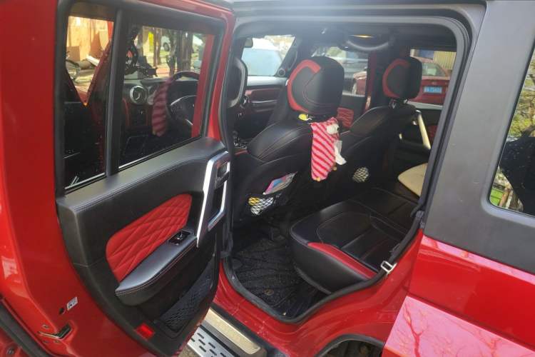 Used BAIC Off-Road BJ40 2019 2.0T Automatic Four-Wheel Drive Urban Hunter Edition Flagship Model China V Emission Standard Left Rear Seat