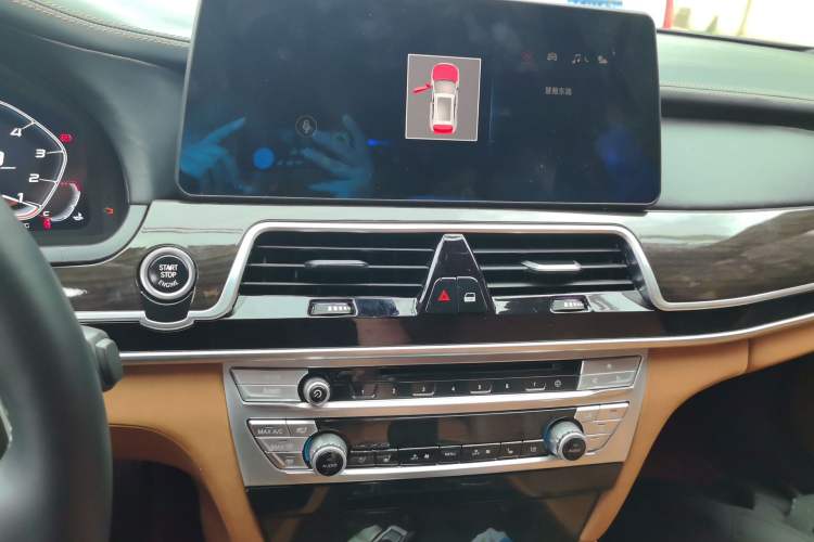Used BMW 7 Series 2011 730Li Elegant Model
