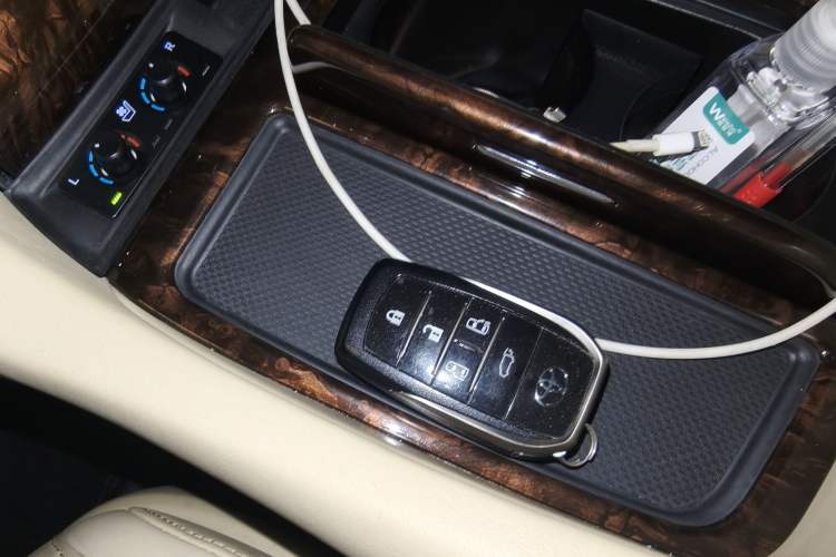 Used Toyota Alphard 2019 Dual-Engine 2.5L Luxury Edition Vehicle Key