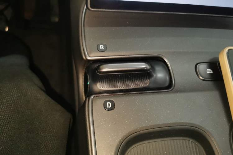 Used Nio ET5 2022 100 kWh Gear Lever