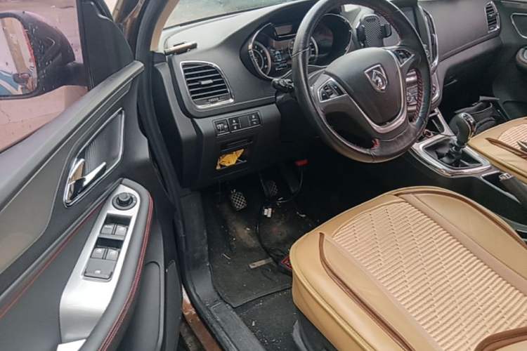 Used Baojun 560 2016 1.8L Manual Luxury Edition