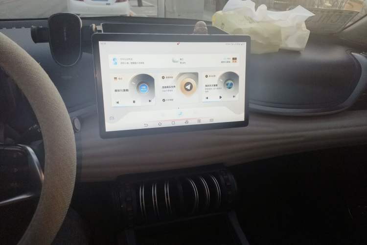 Used BYD Yuan PLUS 2022 510 km Flagship Version Audio And AC Panel