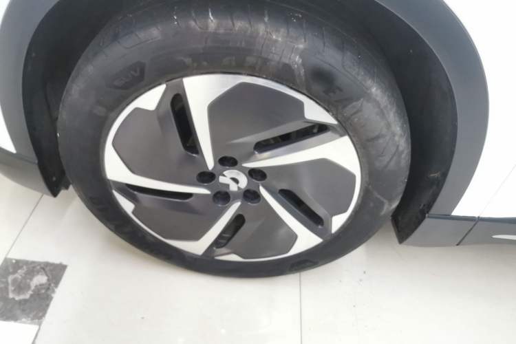 Used Nio ES6 2023 75 kWh Left Front Wheel Hub