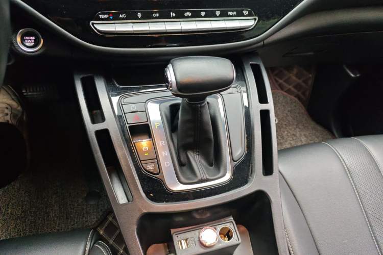 Used GAC Trumpchi M6 2021 PRO 270T Automatic Luxury Edition Gear Lever