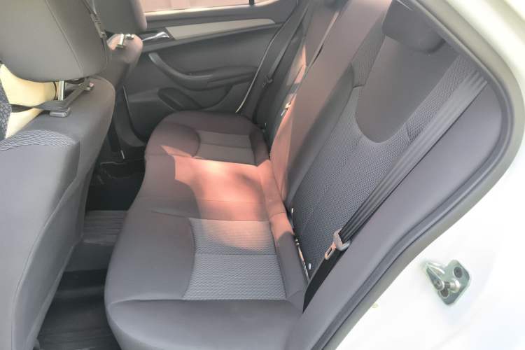 Used Roewe 360 2016 1.5L Automatic Smart Screen Version Left Rear Seat