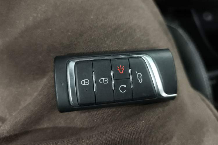 Used GAC Trumpchi M6 2021 270T DCT Luxury Edition (7-seater)
