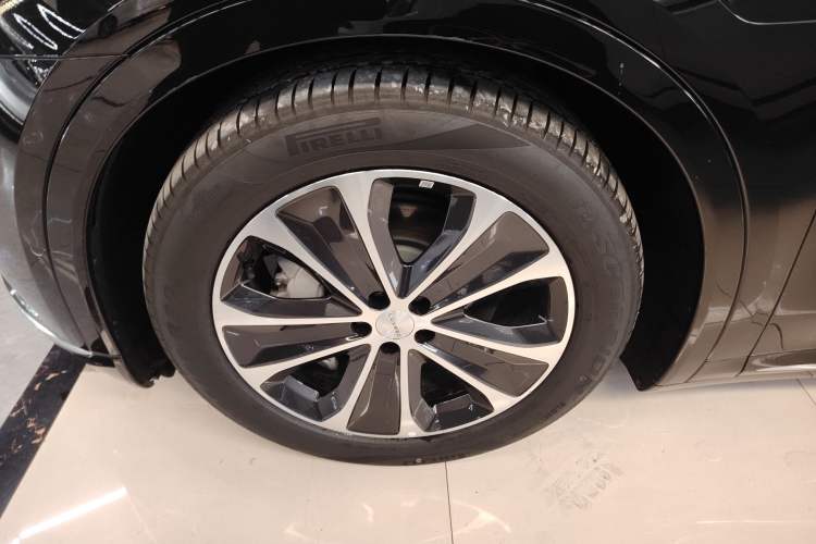 Used Hima Luxeed R7 2025 Extended-Range 251km Pro