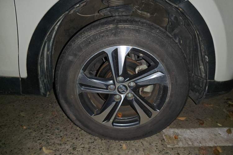 Used Toyota RAV4 2015 2.0L CVT Two-Wheel Drive Fashion Edition