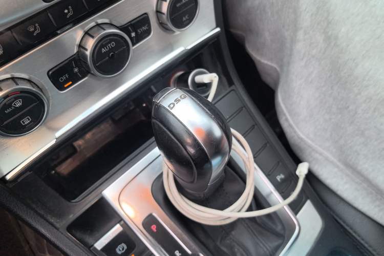 Used Volkswagen FAW-Volkswagen CC 2013 1.8TSI Luxury Model Gear Lever