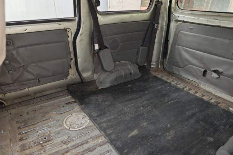 Used Wuling Zhiguang 2015 1.2L S Practical Model LSI Left Rear Seat