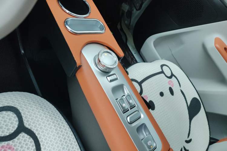 Used CHANGAN NEVO Lumin 2023 301km Honey Dew Edition Gear Lever