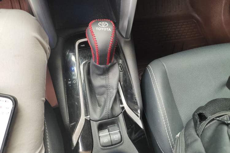 Used Toyota FRONTLANDER 2024 2.0L CVT Elite Plus Edition Gear Lever